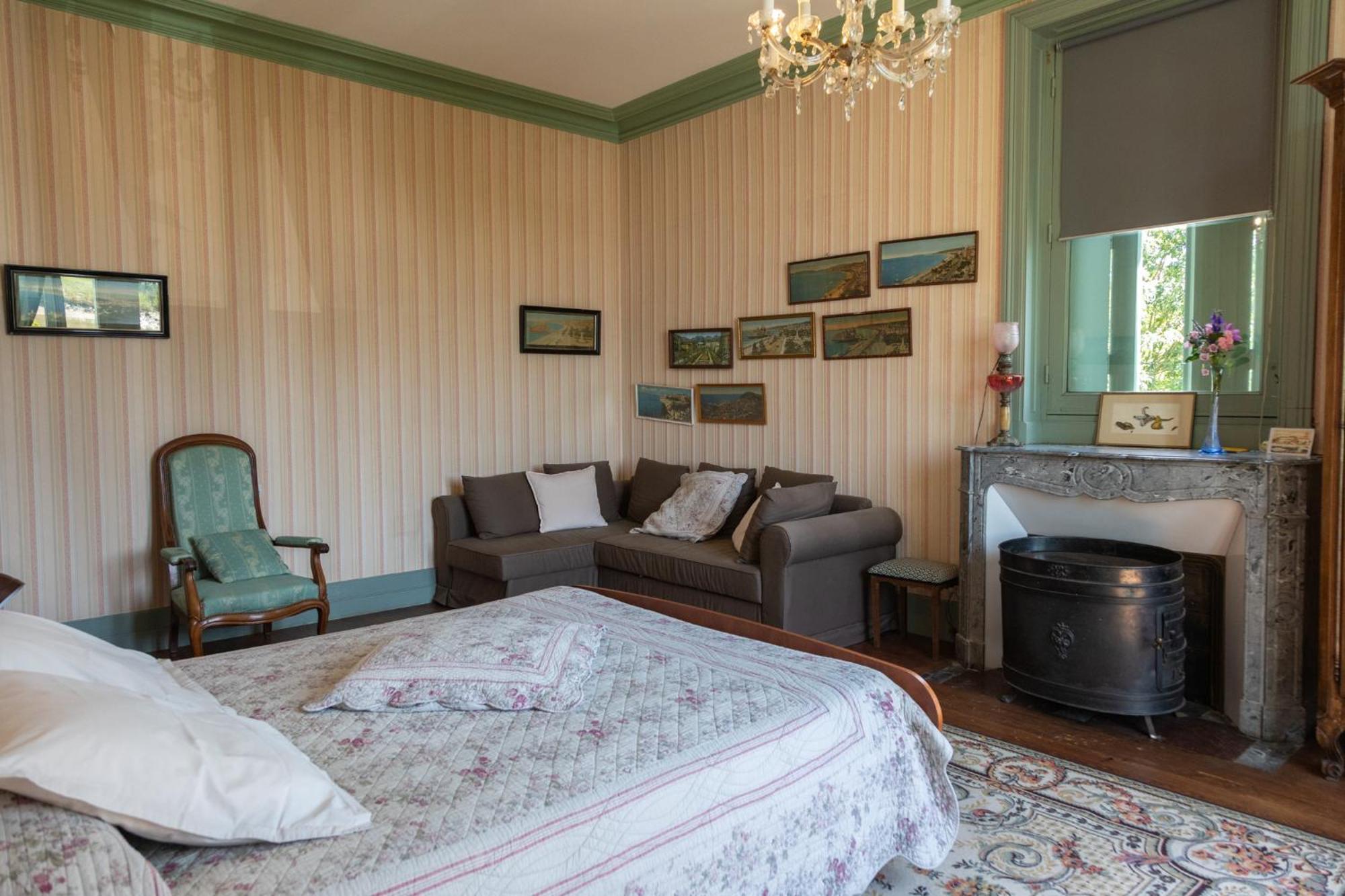 ホテル Le Domaine Du Meunier Mortagne-sur-Gironde エクステリア 写真