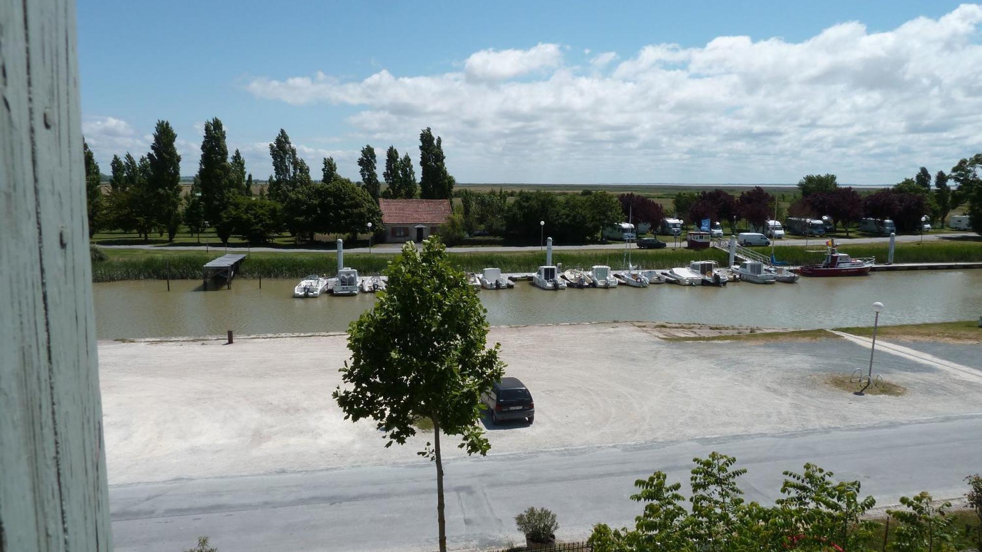ホテル Le Domaine Du Meunier Mortagne-sur-Gironde 部屋 写真